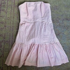 Vineyard vines strapless dress.